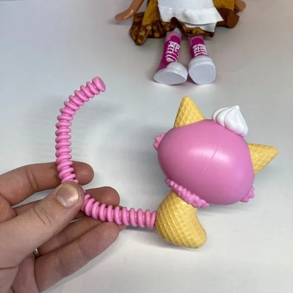 Lalaloopsy Full Size Doll Scoops Waffle Cone Silly Bendable Hair 12" 2010 MGA - Picture 5 of 16